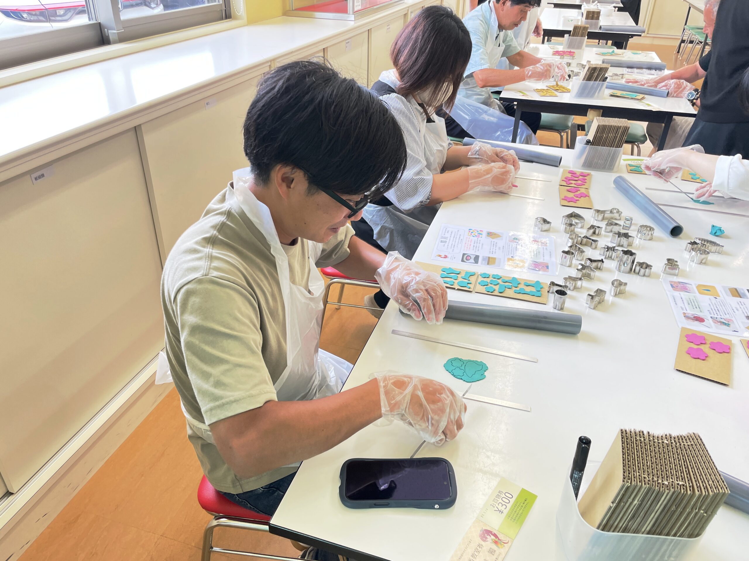 お香づくりの手元